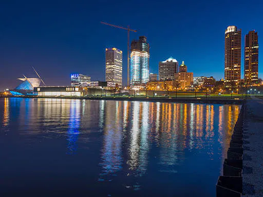 milwaukee at night