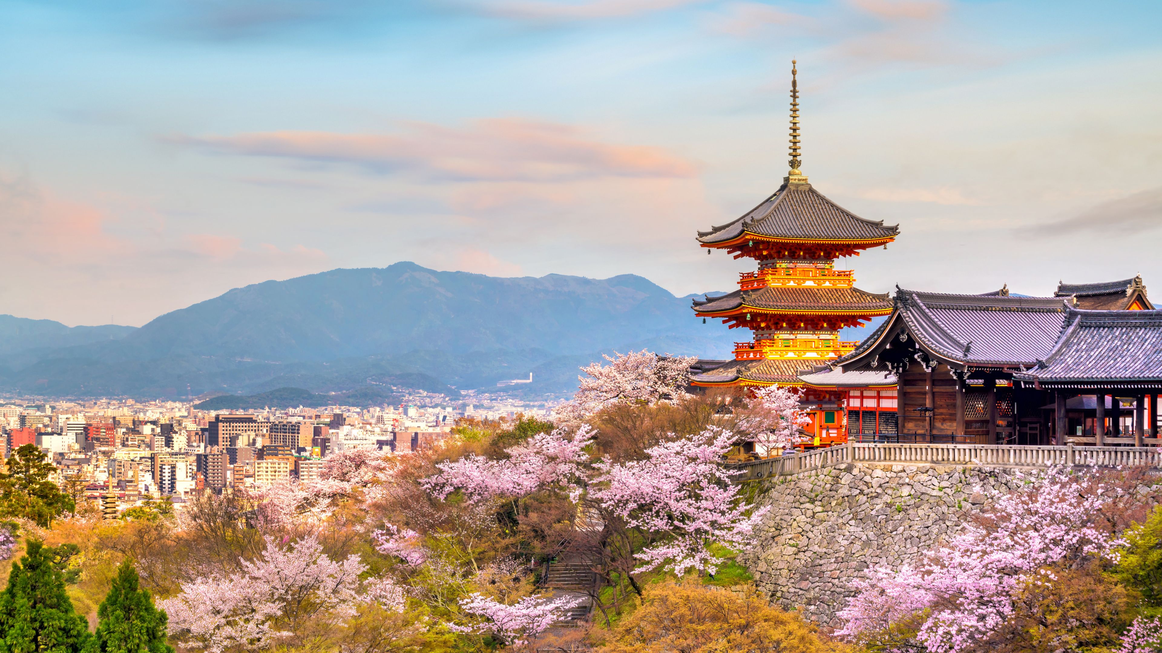 Travel Guide: Your First Trip to Kyoto, Japan