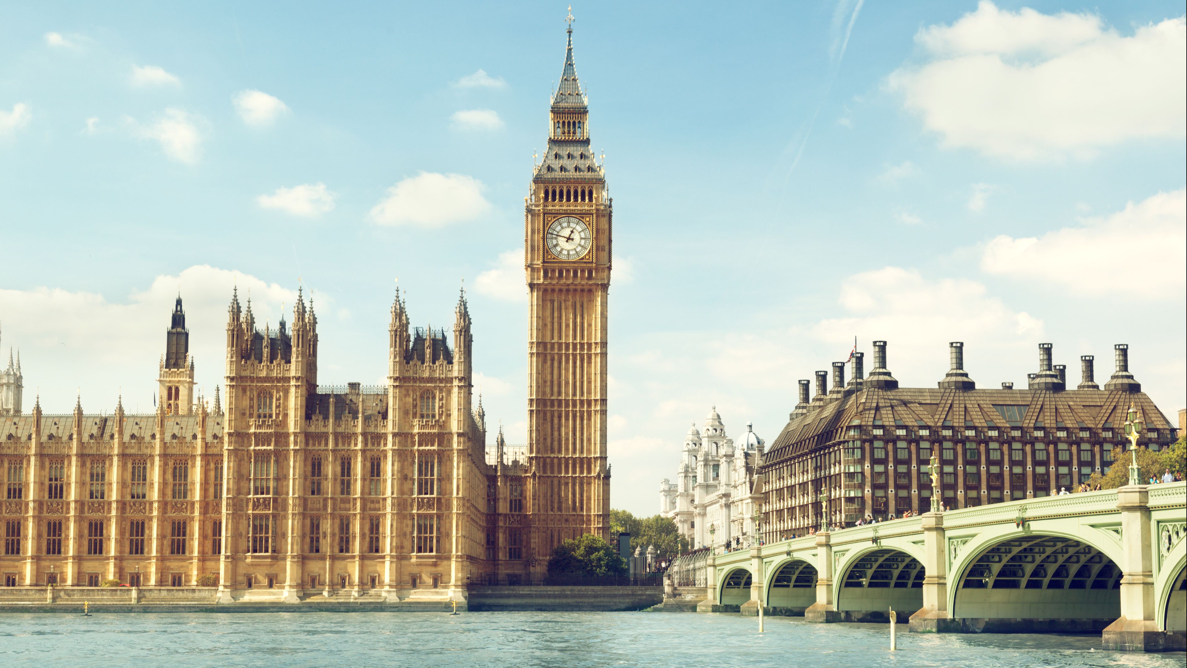 Big Ben to Piccadilly: London’s Top Attractions in 24 Hours