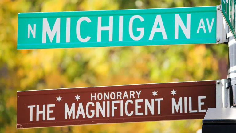 magnificent mile sign