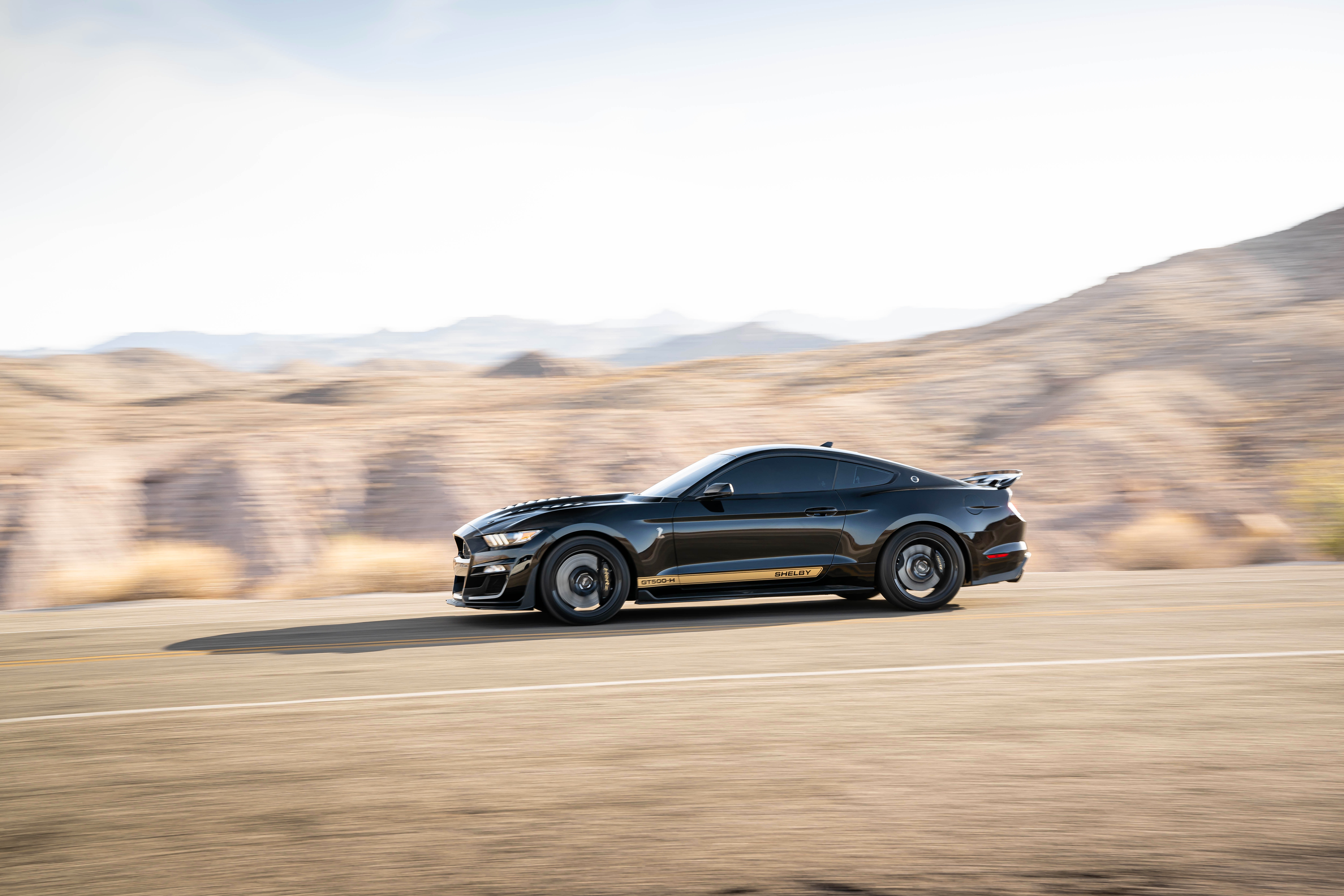 Mustang Shelby GT500-H side view Mustang Shelby GT500-H side view